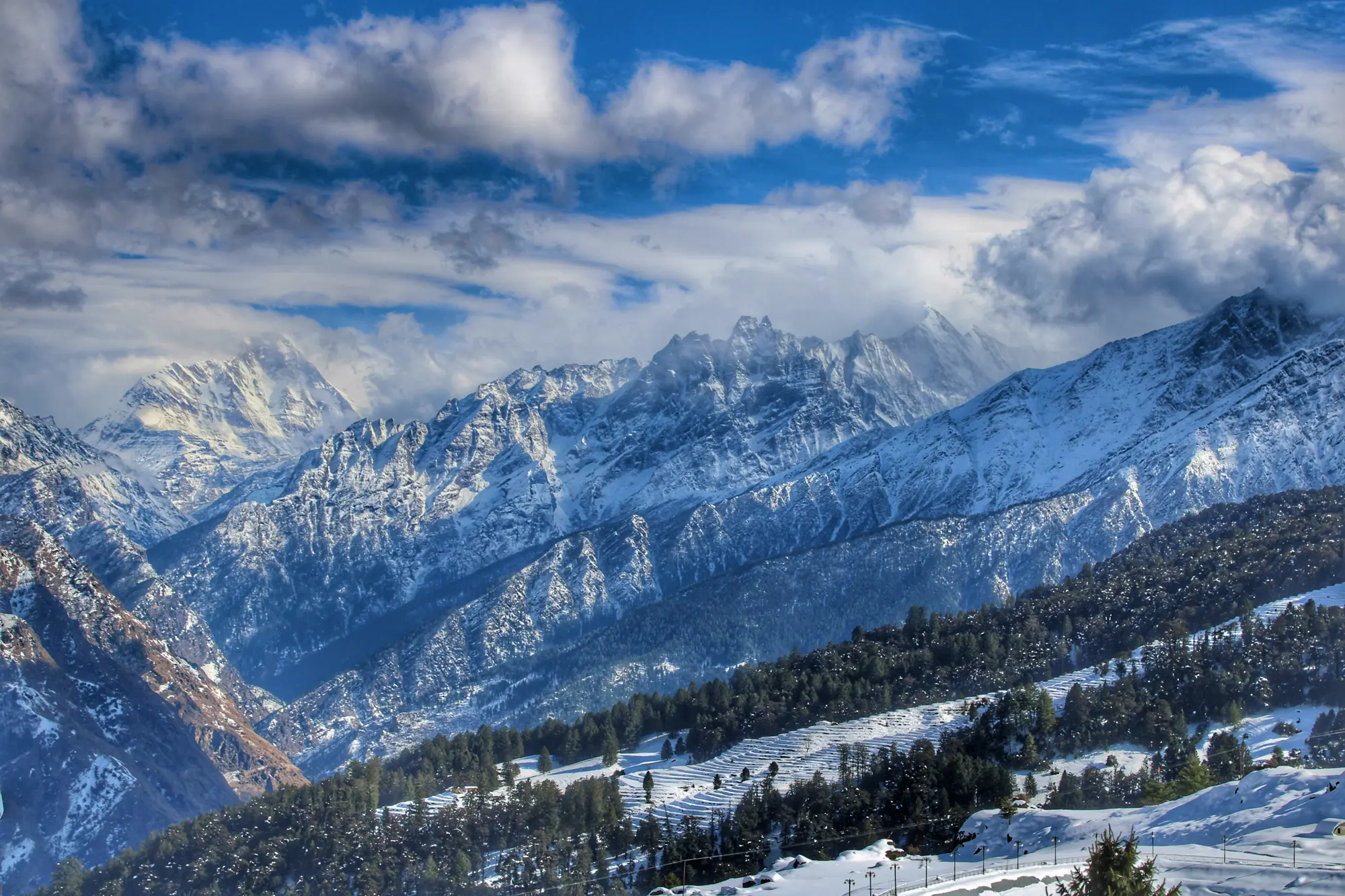 Snowy mountain views in Auli